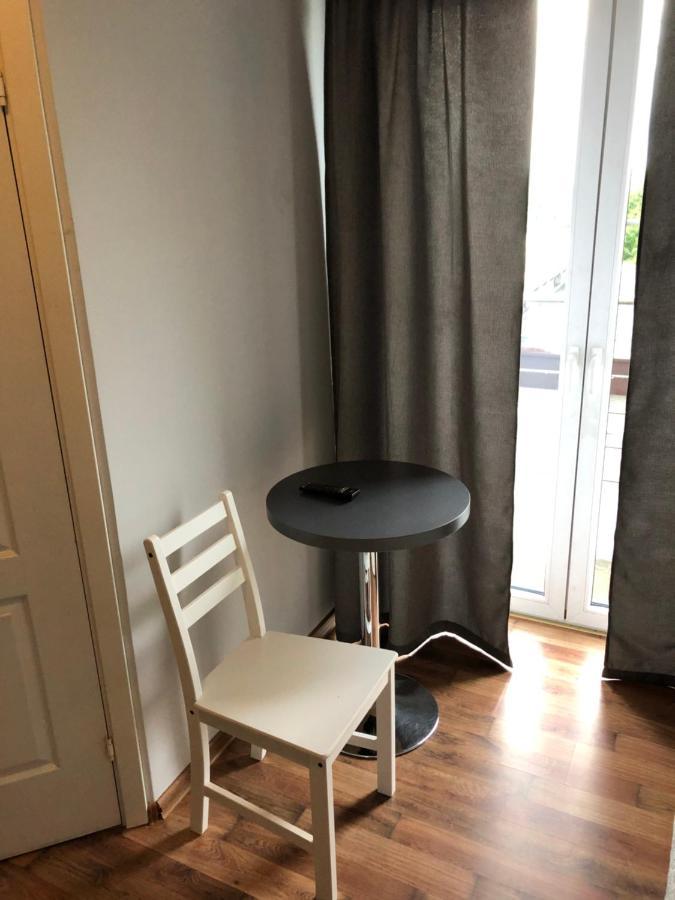 Route 7 Rooms Myslenice Bagian luar foto