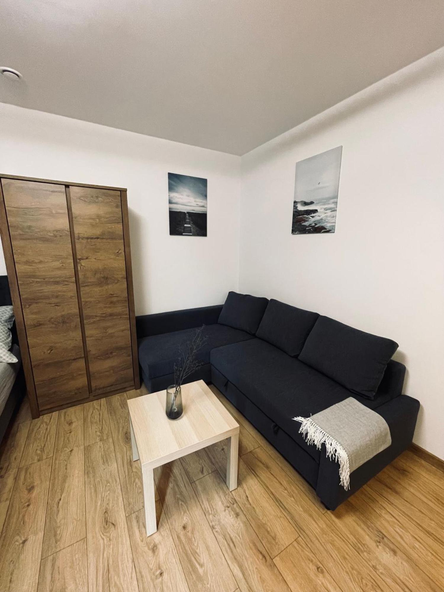 Route 7 Rooms Myslenice Bagian luar foto