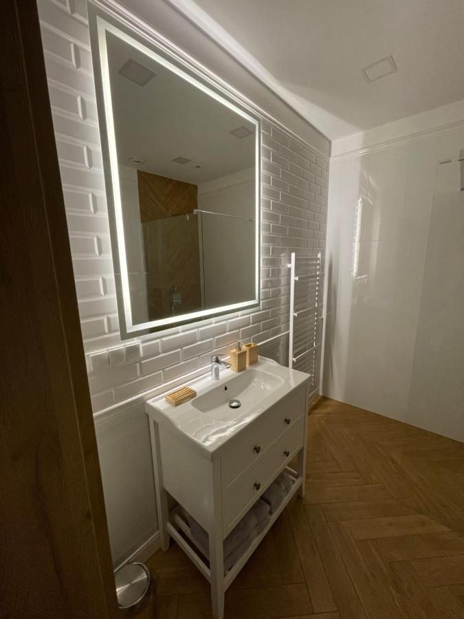 Route 7 Rooms Myslenice Bagian luar foto