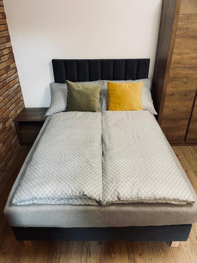 Route 7 Rooms Myslenice Bagian luar foto