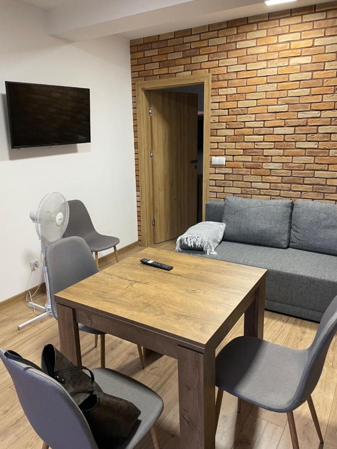 Route 7 Rooms Myslenice Bagian luar foto