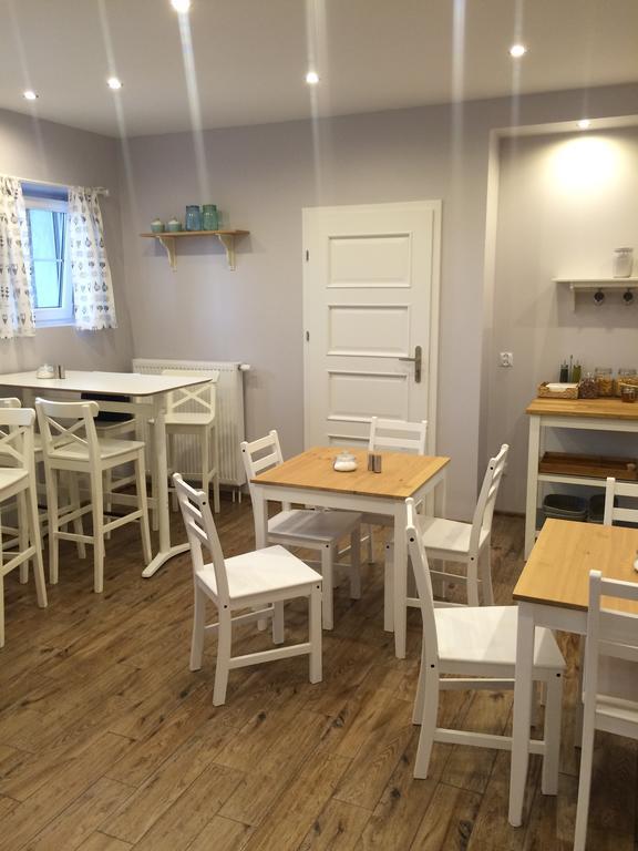 Route 7 Rooms Myslenice Bagian luar foto